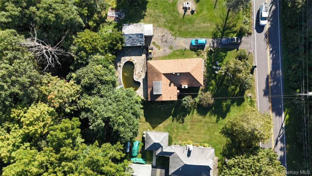 146 W Saugerties Road, Saugerties, NY 12477 - Photo 2 of 32