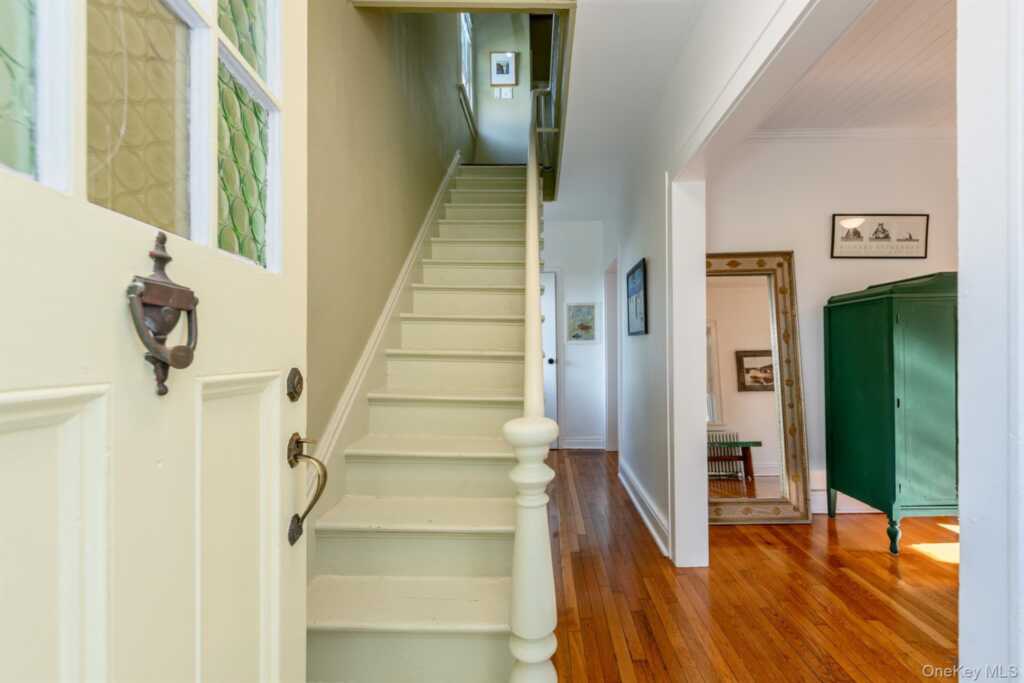 140 Linderman Avenue, Kingston, NY 12401 - Photo 5 of 47