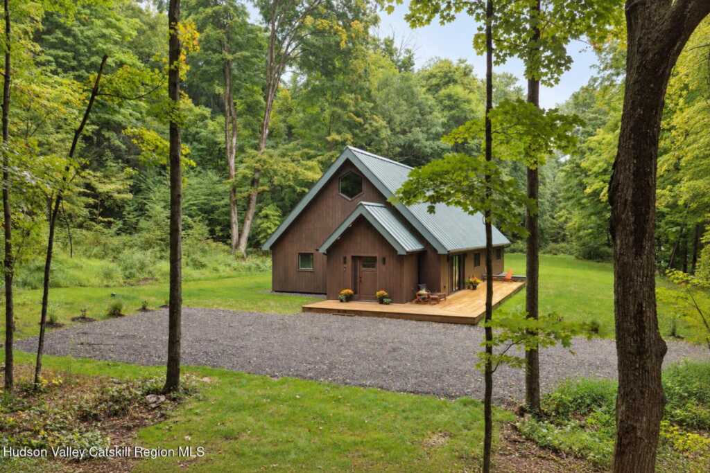 231 High Falls Road, Saugerties, NY 12477 - Photo 2 of 25