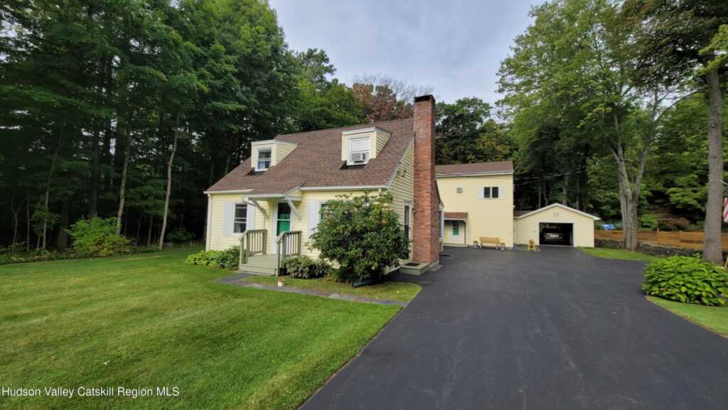 73 Pine Street, West Hurley, NY 12491 - Photo 3 of 33