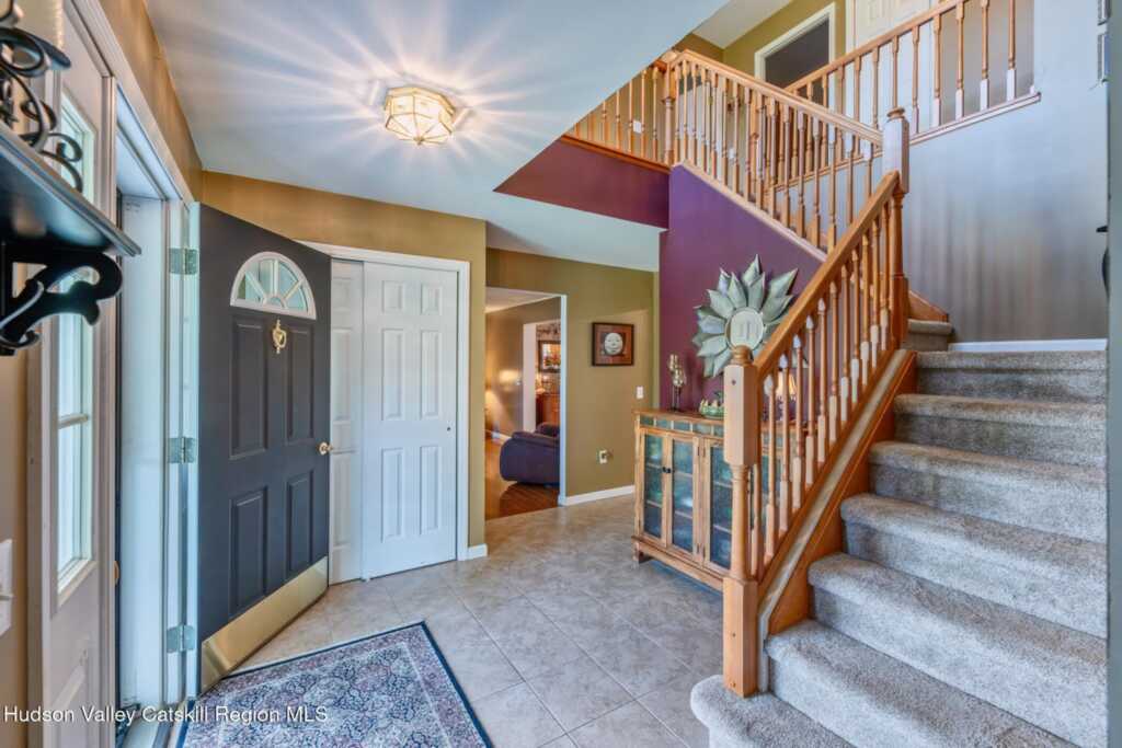 24 Deer Run Road, Kingston, NY 12401 - Photo 4 of 47