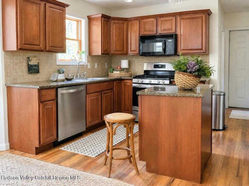 25 Gardiner Park, New Paltz, NY 12561 - Photo 10 of 47