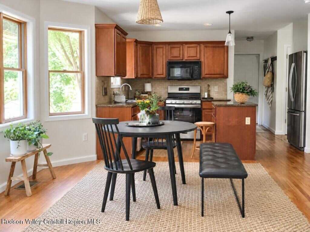 25 Gardiner Park, New Paltz, NY 12561 - Photo 11 of 47