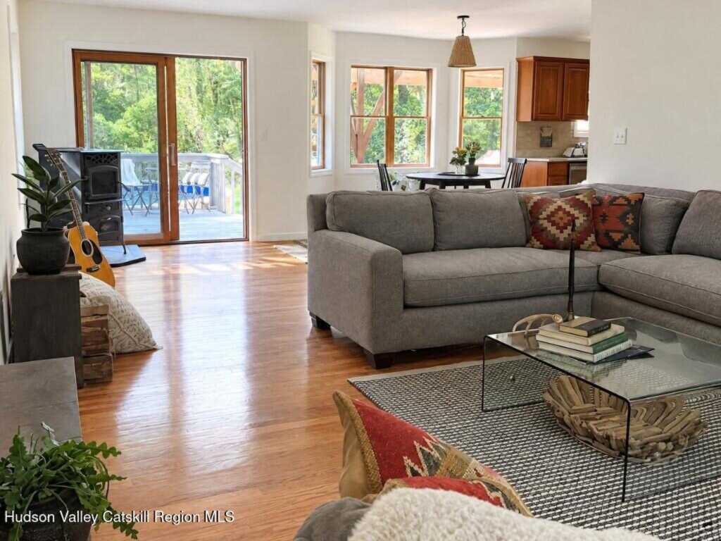 25 Gardiner Park, New Paltz, NY 12561 - Photo 13 of 47