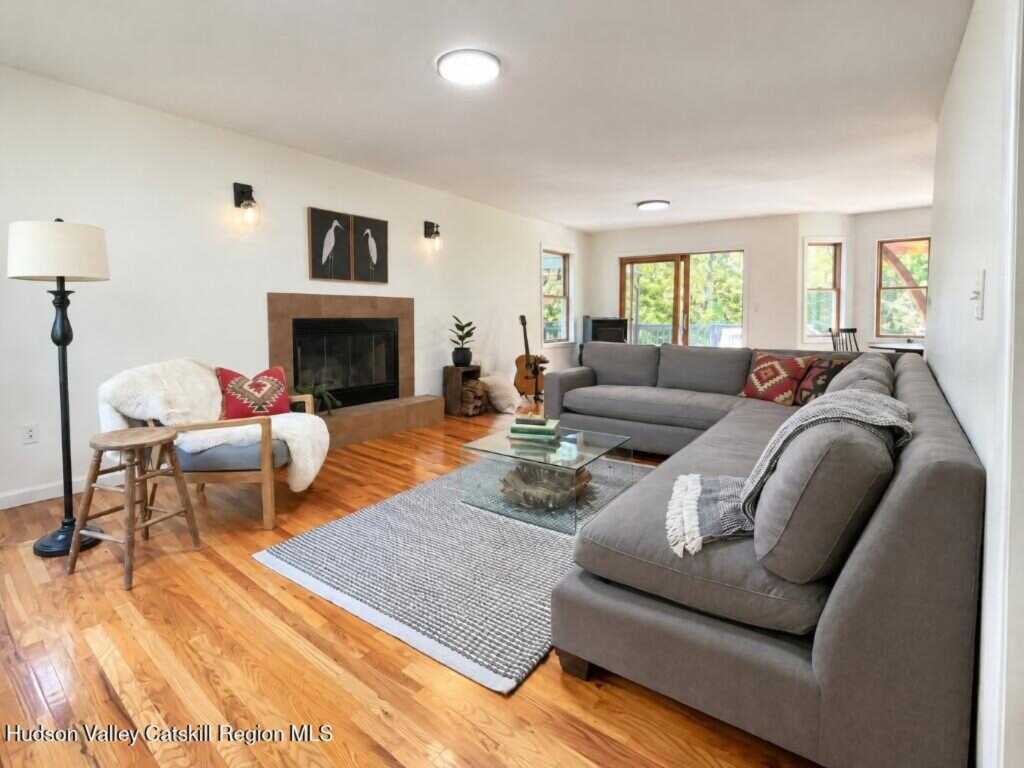25 Gardiner Park, New Paltz, NY 12561 - Photo 15 of 47