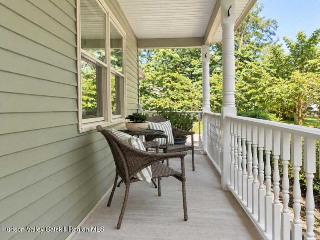 25 Gardiner Park, New Paltz, NY 12561 - Photo 3 of 47