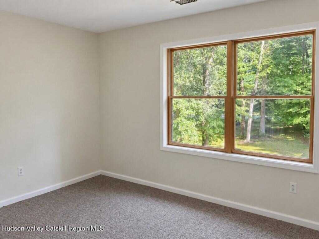 25 Gardiner Park, New Paltz, NY 12561 - Photo 37 of 47