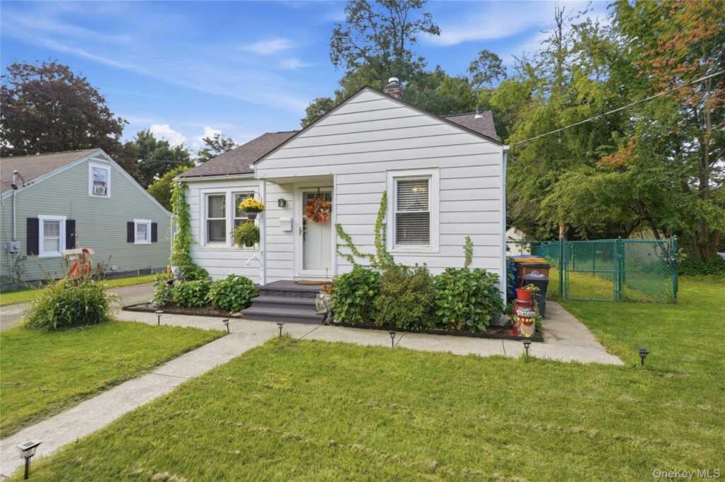 25 Hayes Street, Kingston, NY 12401 - Photo 3 of 35