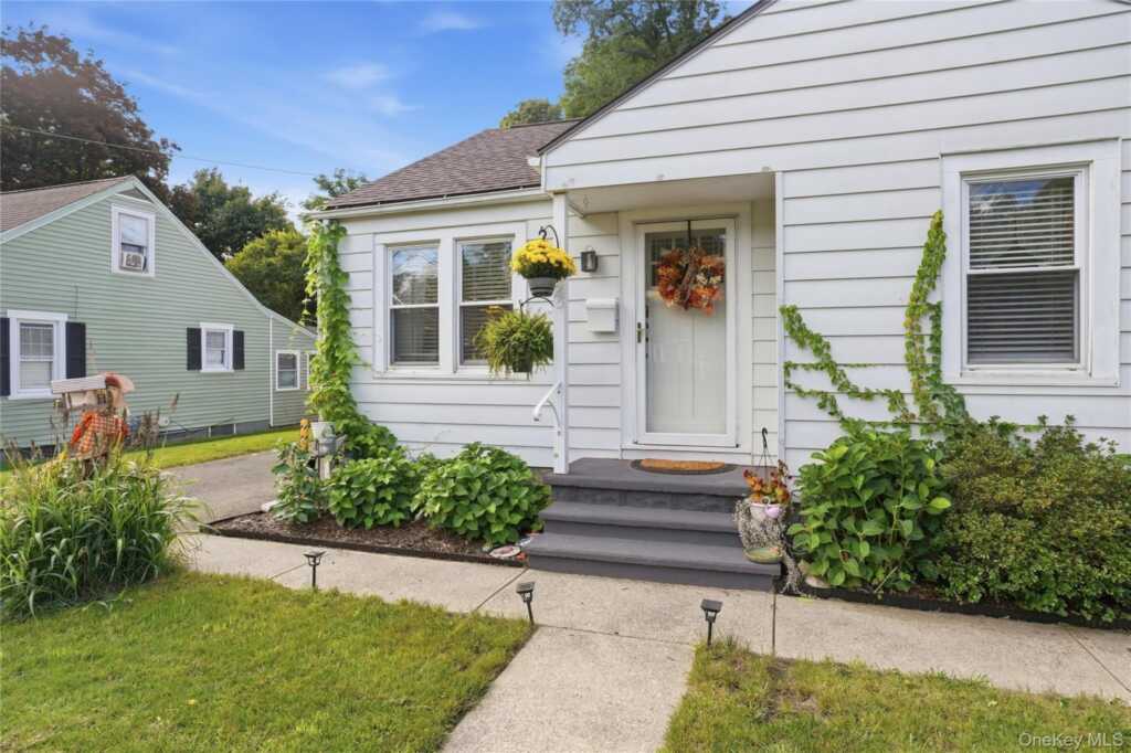 25 Hayes Street, Kingston, NY 12401 - Photo 4 of 35