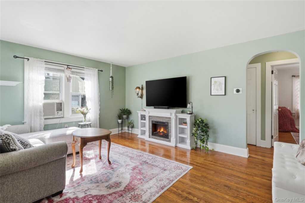 25 Hayes Street, Kingston, NY 12401 - Photo 5 of 35