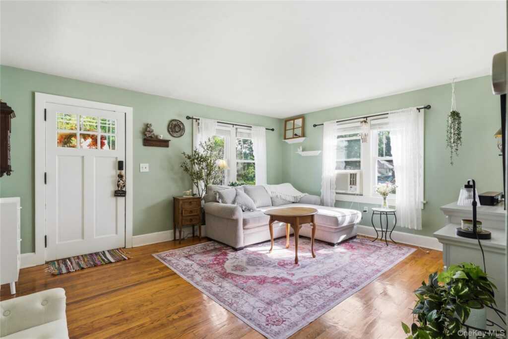 25 Hayes Street, Kingston, NY 12401 - Photo 6 of 35