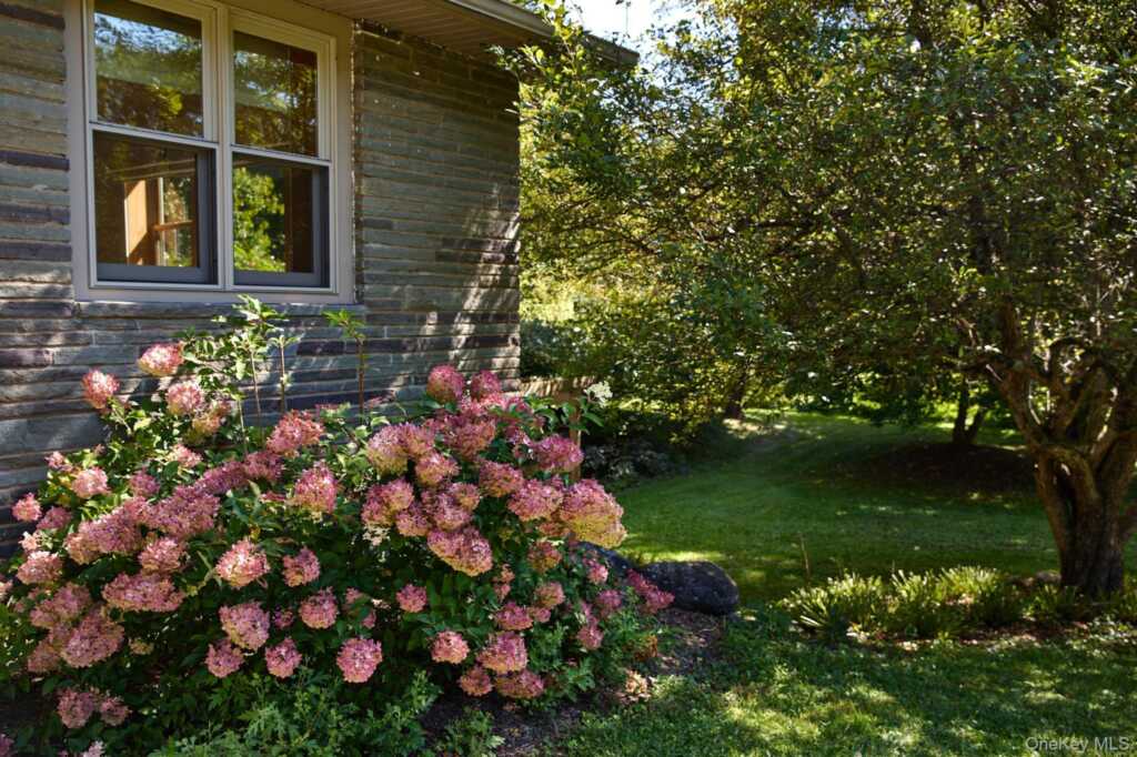 17 Amato Lane, New Paltz, NY 12528 - Photo 3 of 30