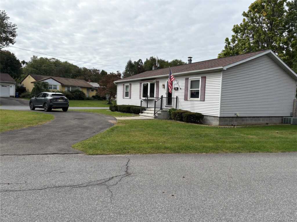 100 John Street, Saugerties, NY 12477 - Photo 2 of 21