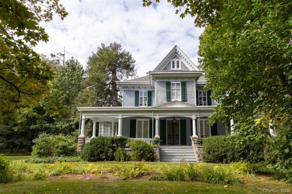 6477 Montgomery St 6477 Montgomery St, Rhinebeck, NY 12572 - Photo 2 of 24
