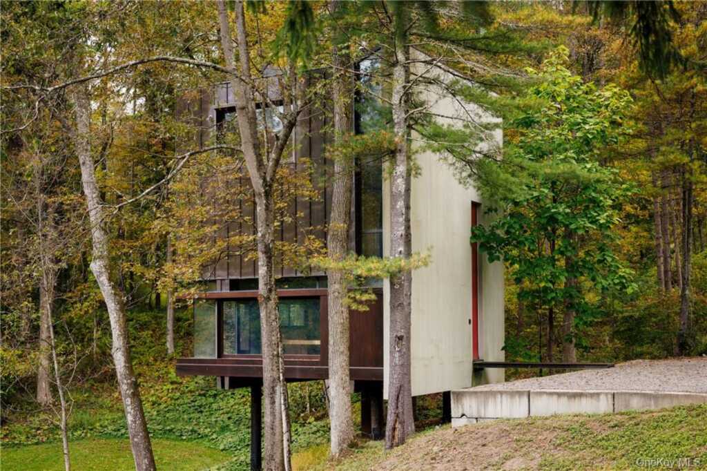 215 Mill Road, Rhinebeck, NY 12572 - Photo 31 of 43