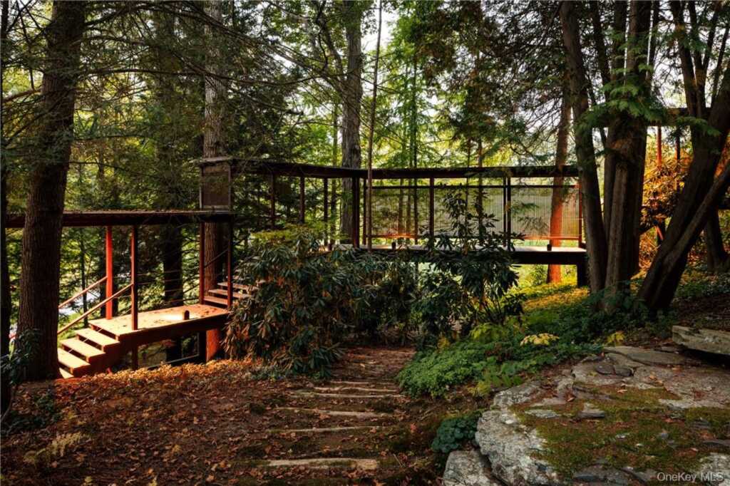 215 Mill Road, Rhinebeck, NY 12572 - Photo 4 of 43