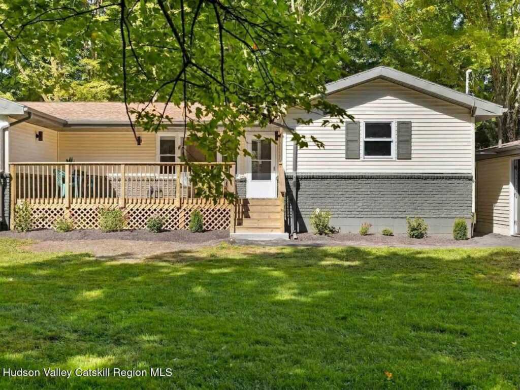 103 Park Place, Saugerties, NY 12477 - Photo 32 of 35