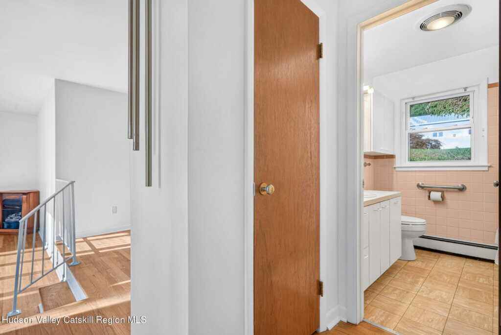 137 Sunrise Avenue, Kingston, NY 12401 - Photo 11 of 28