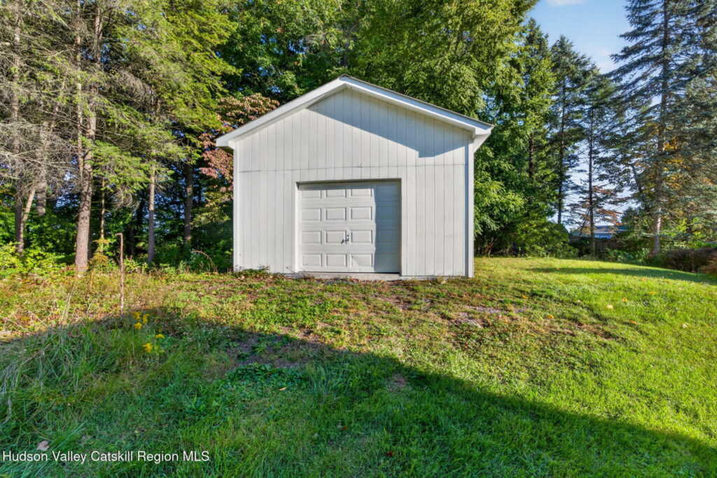 137 Sunrise Avenue, Kingston, NY 12401 - Photo 18 of 28