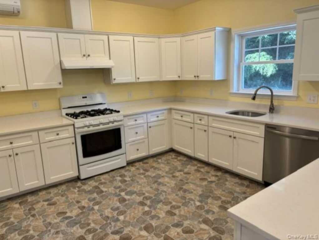 9 Bird Court, Rhinebeck, NY 12572 - Photo 8 of 29