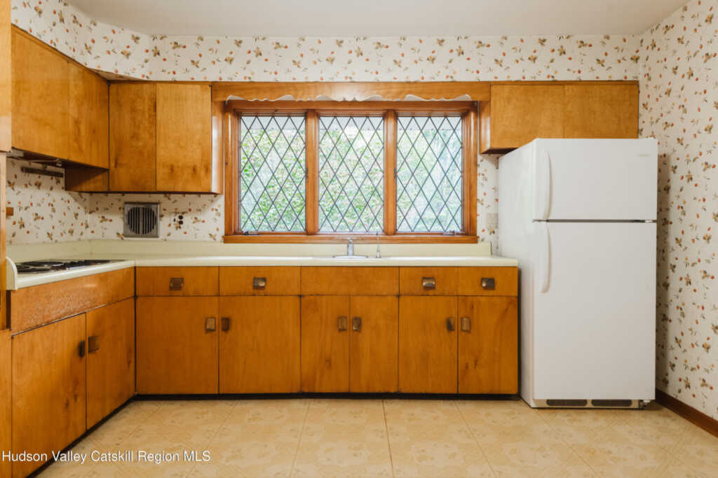 13 Edgewood Drive, New Paltz, NY 12561 - Photo 12 of 38