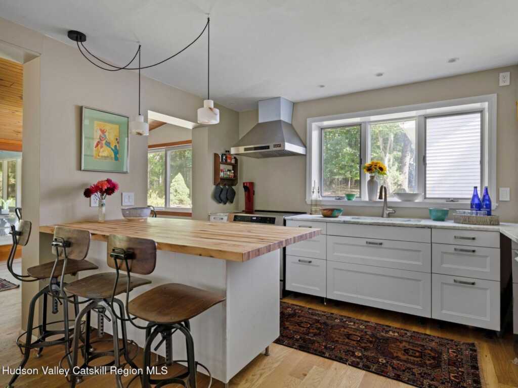 47 Van De Bogart Road, Woodstock, NY 12498 - Photo 11 of 46
