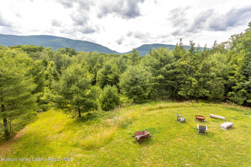 59 Windbourne Lane, Saugerties, NY 12477 - Photo 2 of 50