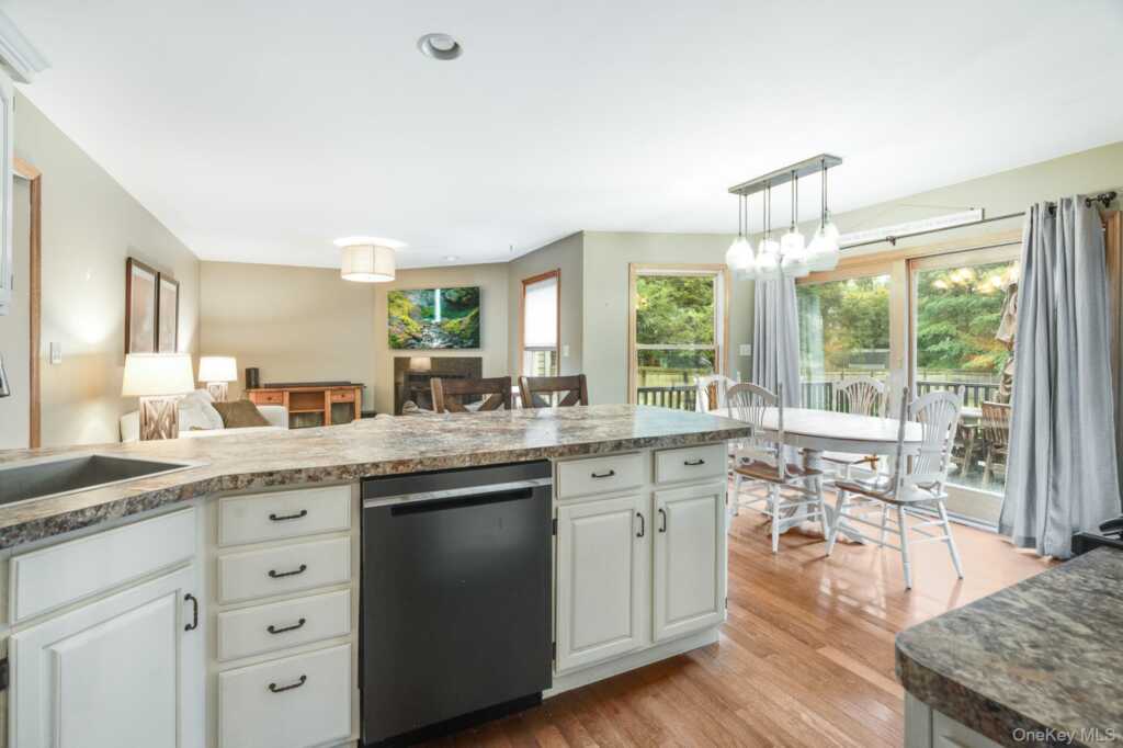 66 Mulberry Street, Rhinebeck, NY 12572 - Photo 10 of 28