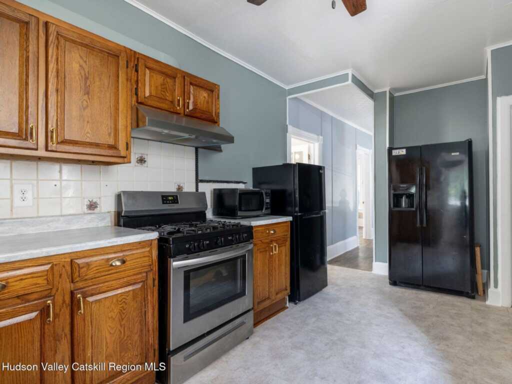 148 Downs Street, Kingston, NY 12401 - Photo 12 of 39