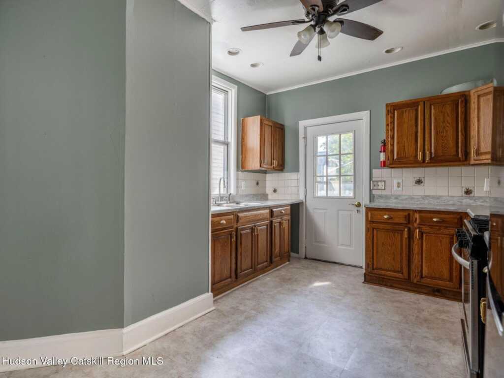 148 Downs Street, Kingston, NY 12401 - Photo 14 of 39
