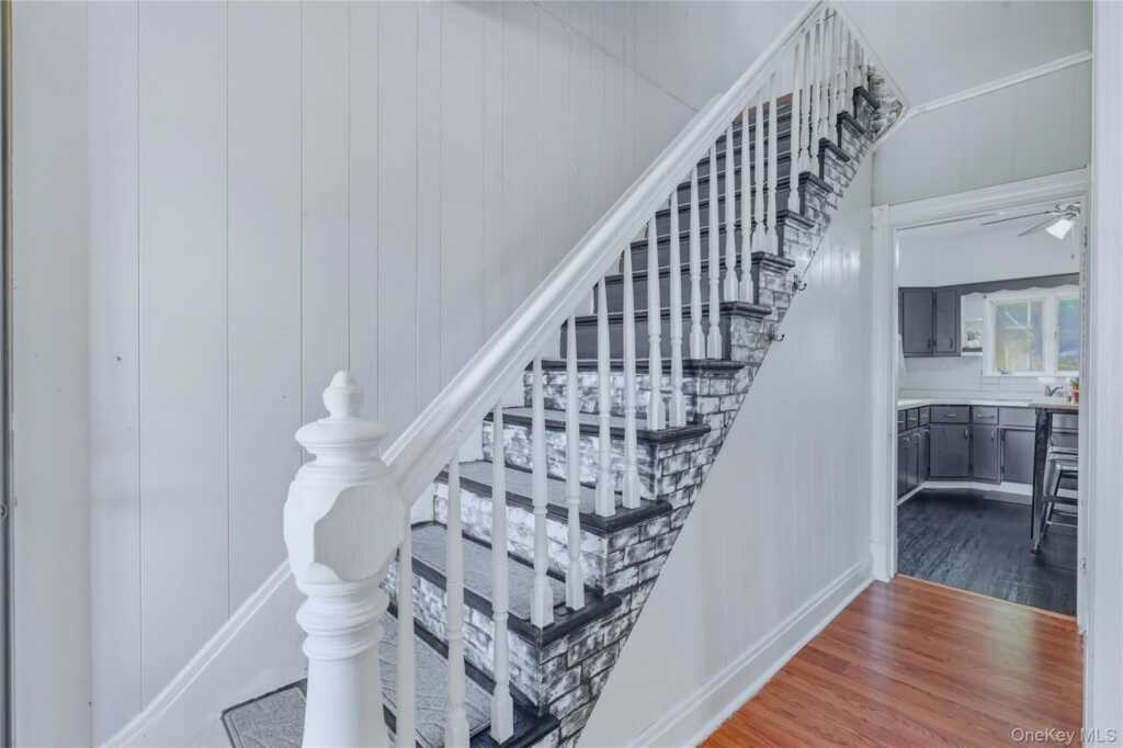 174 Foxhall Avenue, Kingston, NY 12401 - Photo 5 of 18