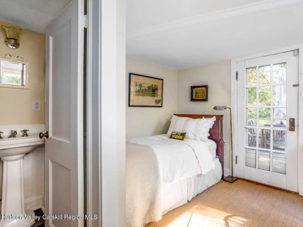 326 Ralph Vedder Road, Saugerties, NY 12477 - Photo 12 of 39