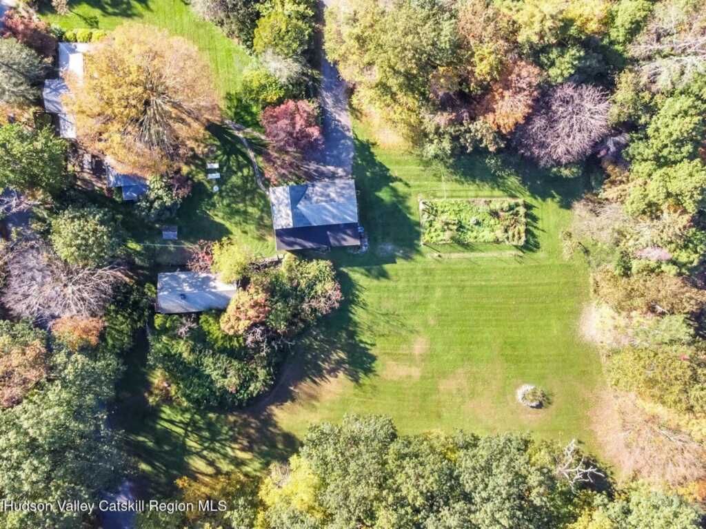 326 Ralph Vedder Road, Saugerties, NY 12477 - Photo 3 of 39