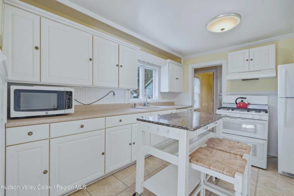 10 Linwood Place, Kingston, NY 12401 - Photo 11 of 21