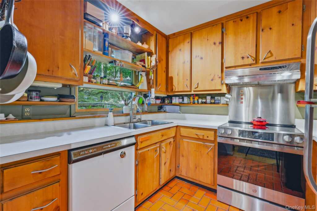 9 Crescent Lane, New Paltz, NY 12561 - Photo 13 of 48