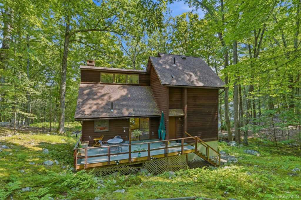 9 Crescent Lane, New Paltz, NY 12561 - Photo 2 of 48