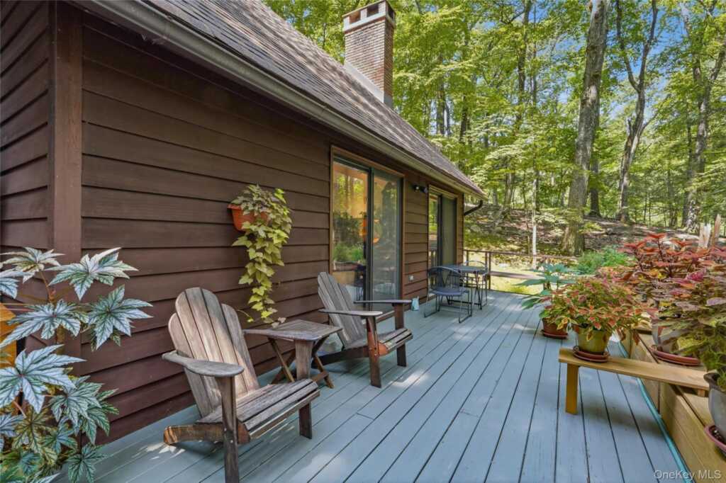 9 Crescent Lane, New Paltz, NY 12561 - Photo 3 of 48