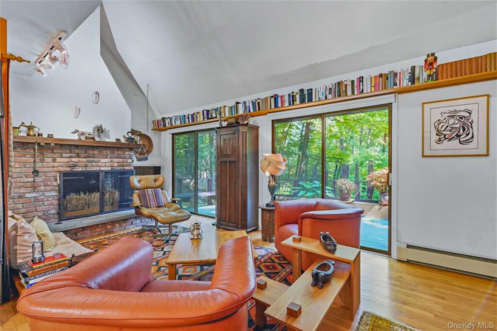 9 Crescent Lane, New Paltz, NY 12561 - Photo 4 of 48