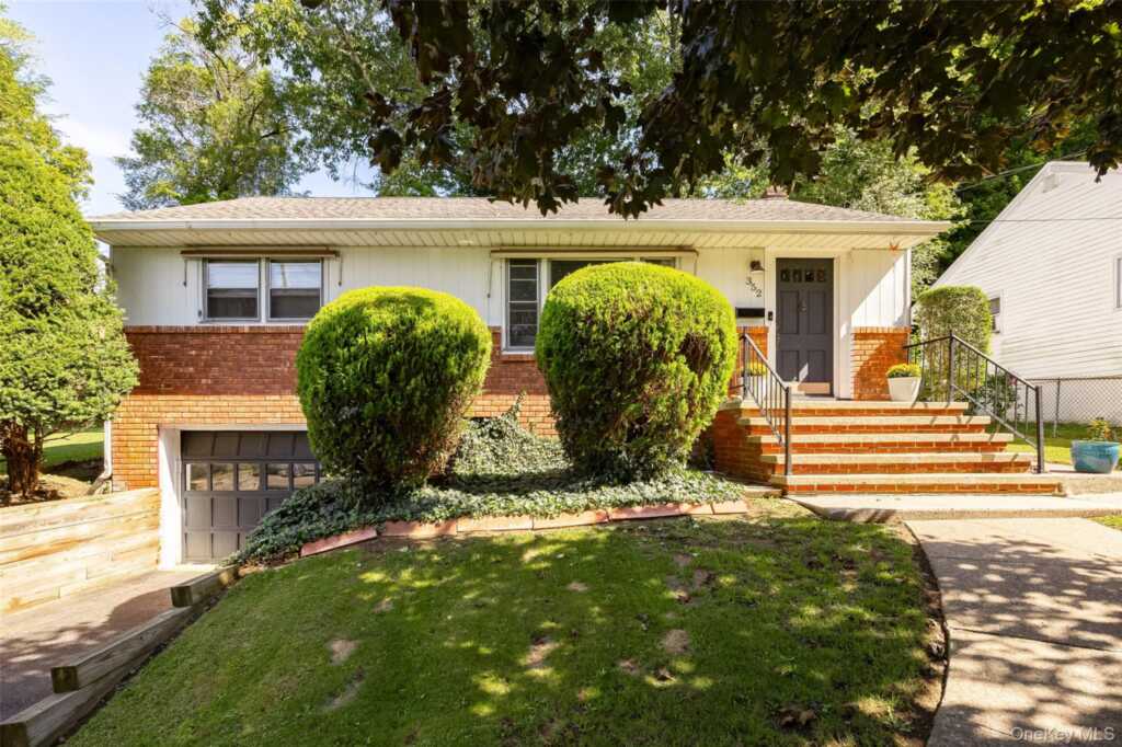 352 Clifton Avenue, Kingston, NY 12401