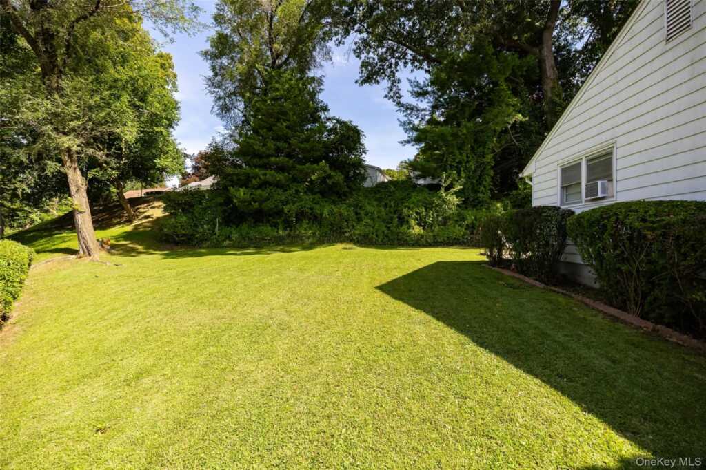 352 Clifton Avenue, Kingston, NY 12401 - Photo 18 of 22