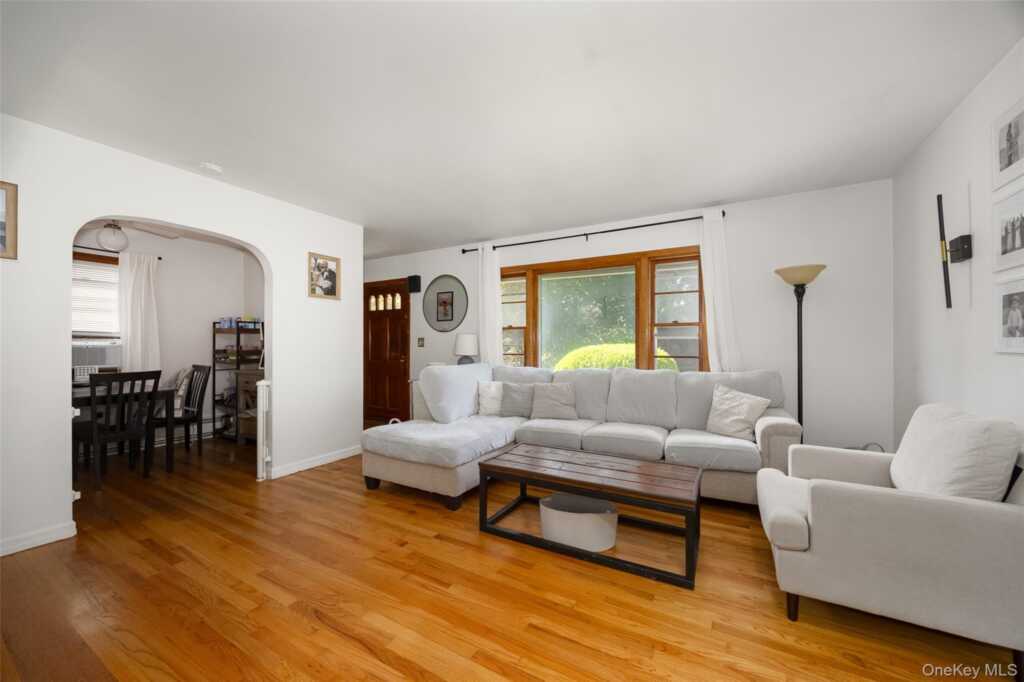 352 Clifton Avenue, Kingston, NY 12401 - Photo 9 of 22