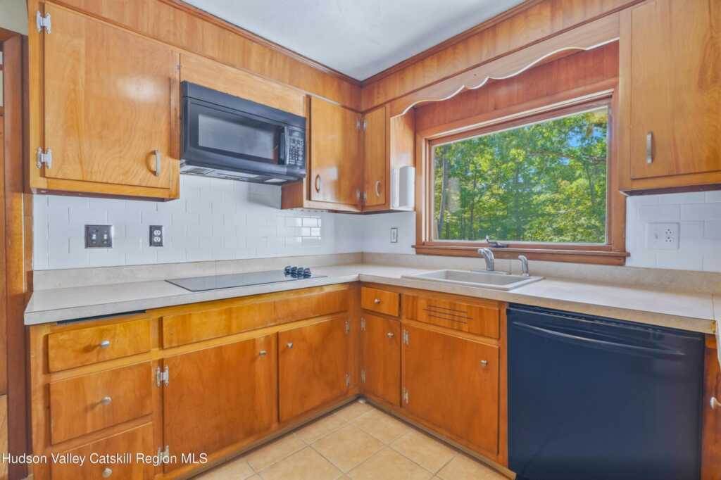 29 Glenerie Lane, Saugerties, NY 12477 - Photo 13 of 28