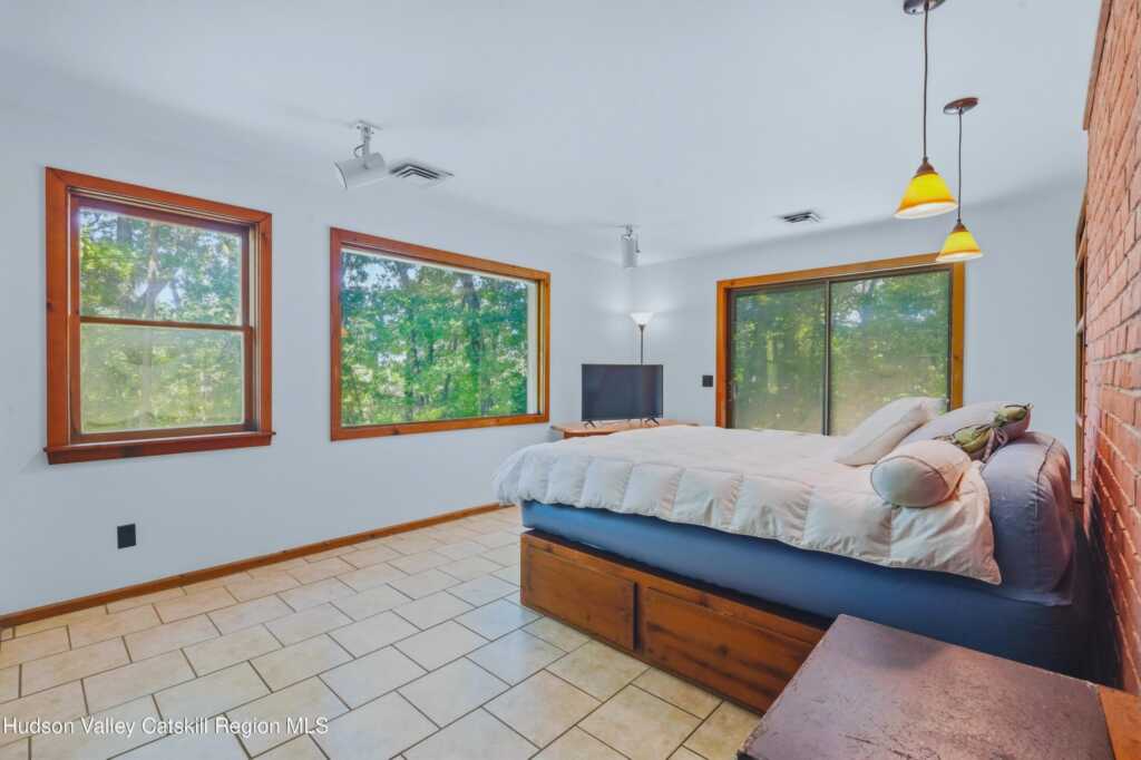 29 Glenerie Lane, Saugerties, NY 12477 - Photo 16 of 28