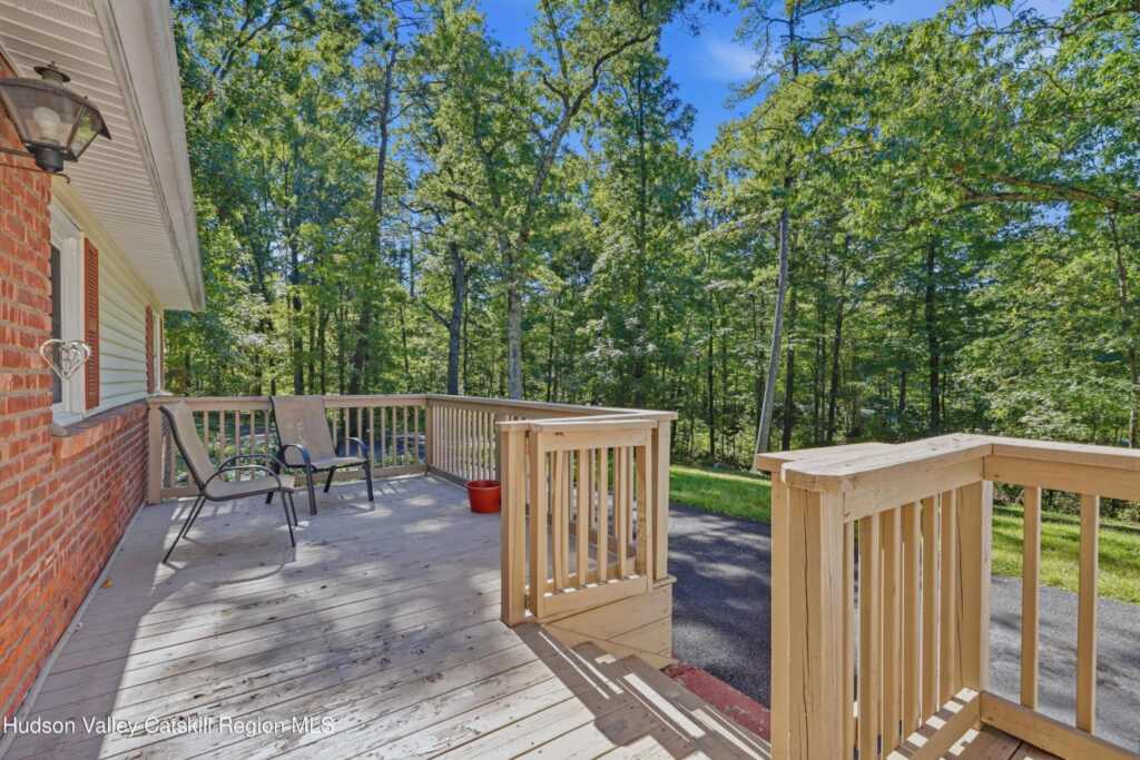 29 Glenerie Lane, Saugerties, NY 12477 - Photo 4 of 28