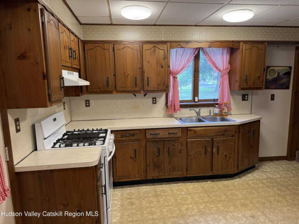 518 Main Street, Kingston, NY 12401 - Photo 11 of 32