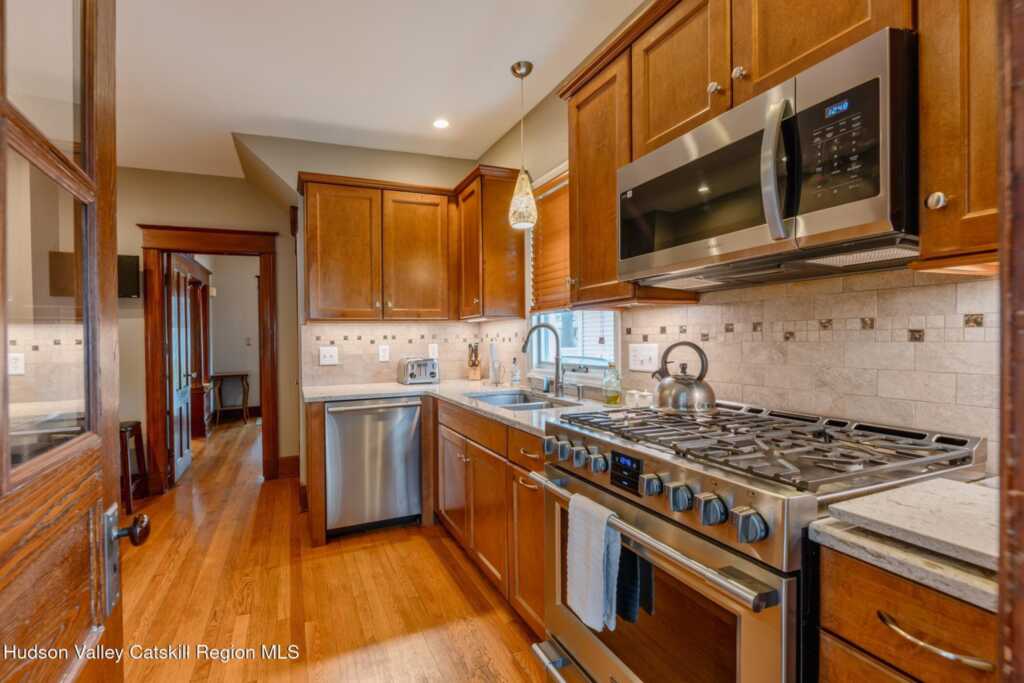 160 O'Neil Street, Kingston, NY 12401 - Photo 18 of 41