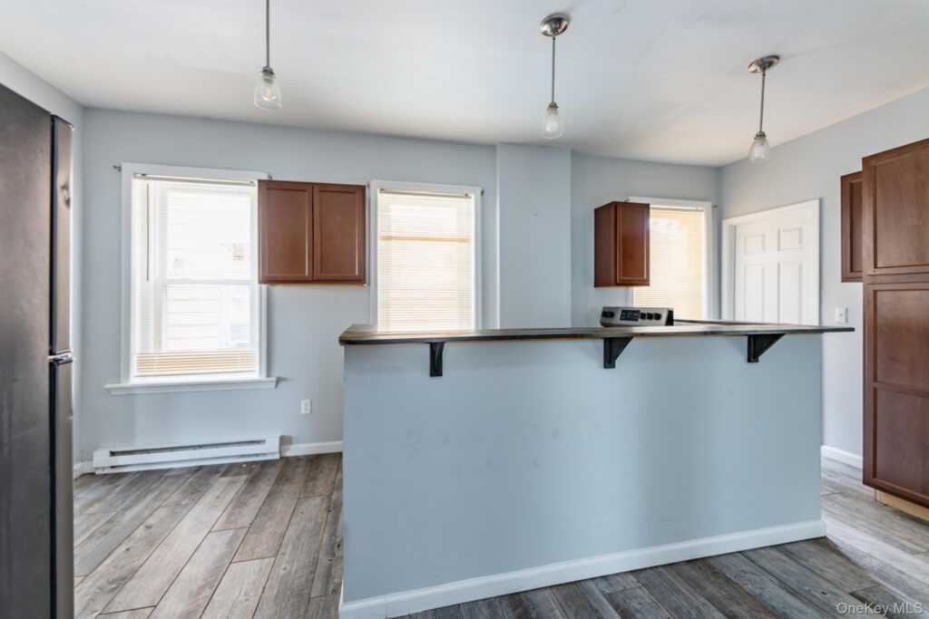 102 Henry Street, Kingston, NY 12401 - Photo 7 of 28