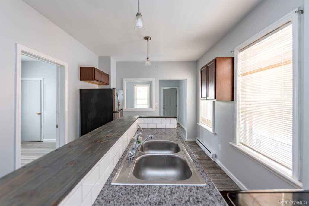 102 Henry Street, Kingston, NY 12401 - Photo 8 of 28