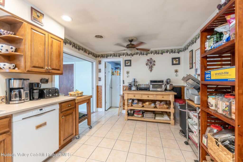 411 Linderman Avenue, Kingston, NY 12401 - Photo 12 of 50