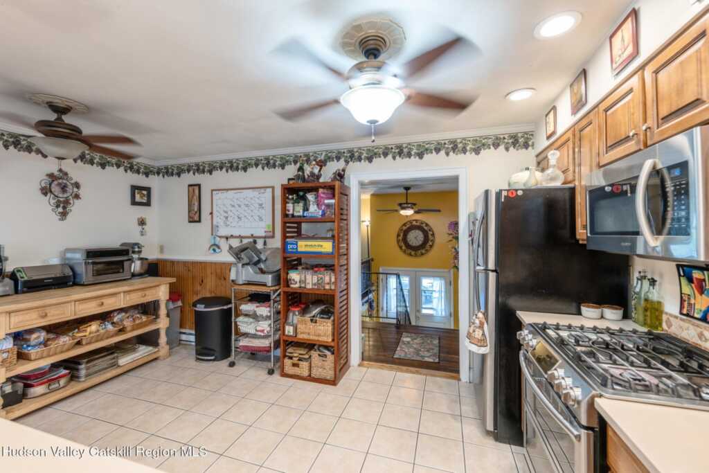 411 Linderman Avenue, Kingston, NY 12401 - Photo 13 of 50